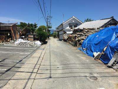 地震の被災状況の写真