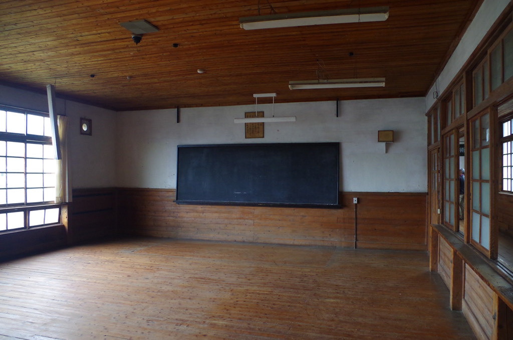 栃木県旧粟野中学校09二階教室黒板側