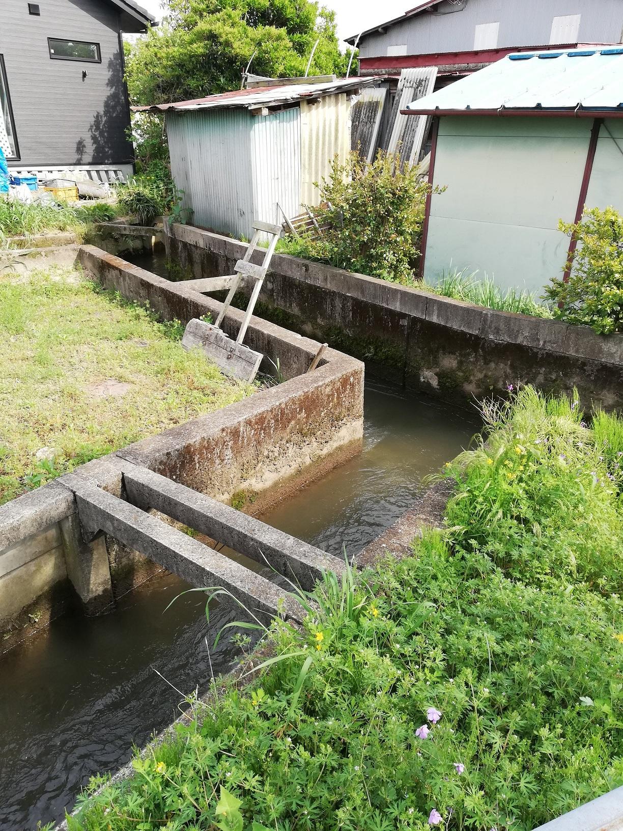画像34 突き当たりで左右に分かれる 画像34 突き当たりで左右に分かれる