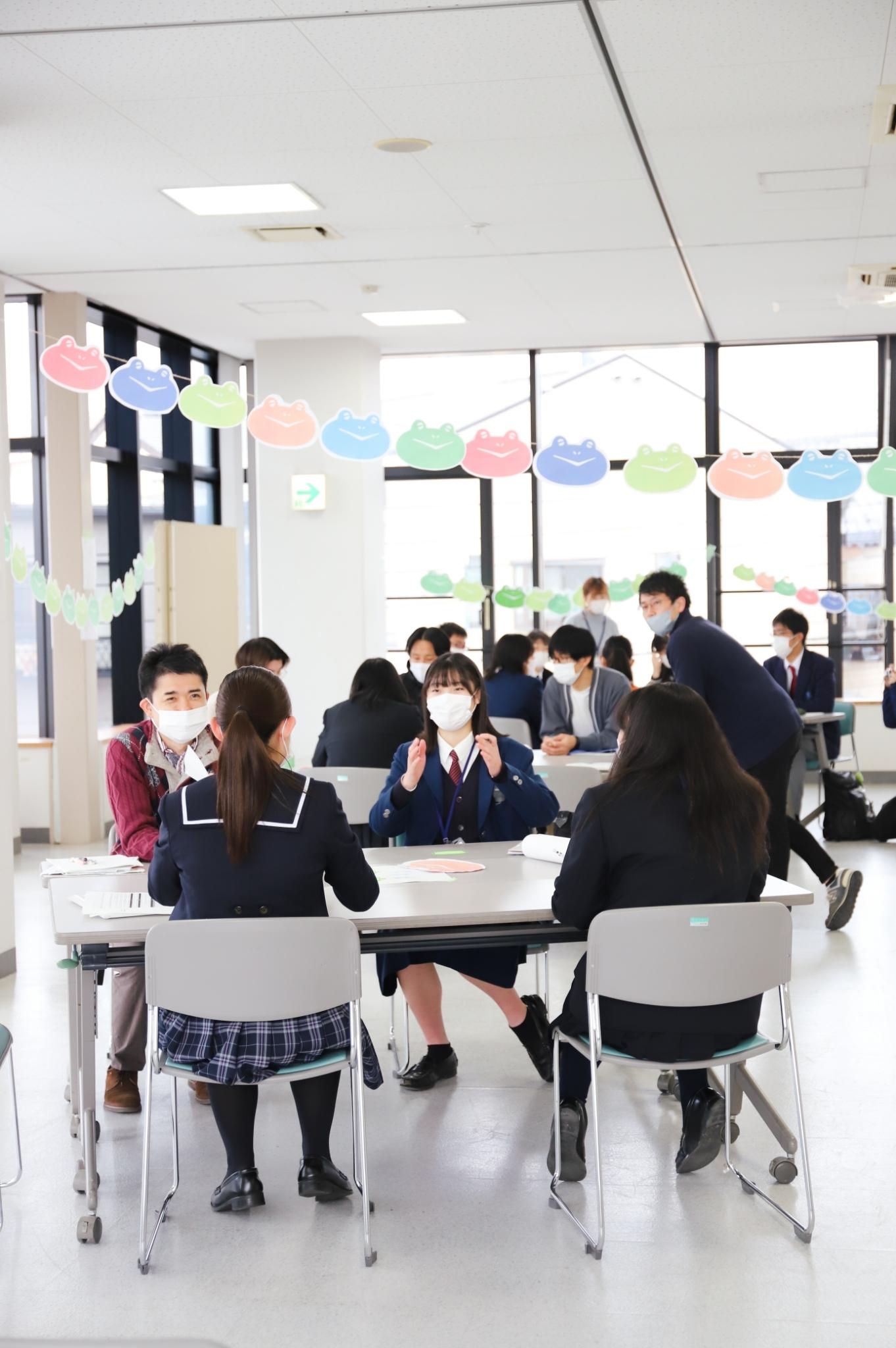 グループ活動の様子 グループ活動の様子