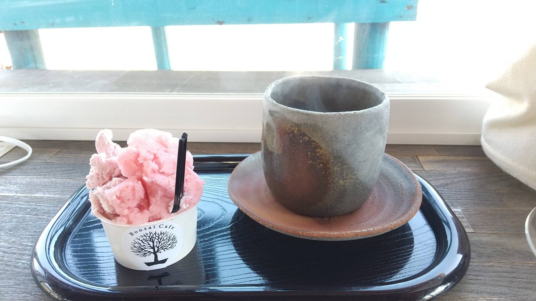 BONSAICAFÉでいちごソルベとコーヒー BONSAICAFÉでいちごソルベとコーヒー