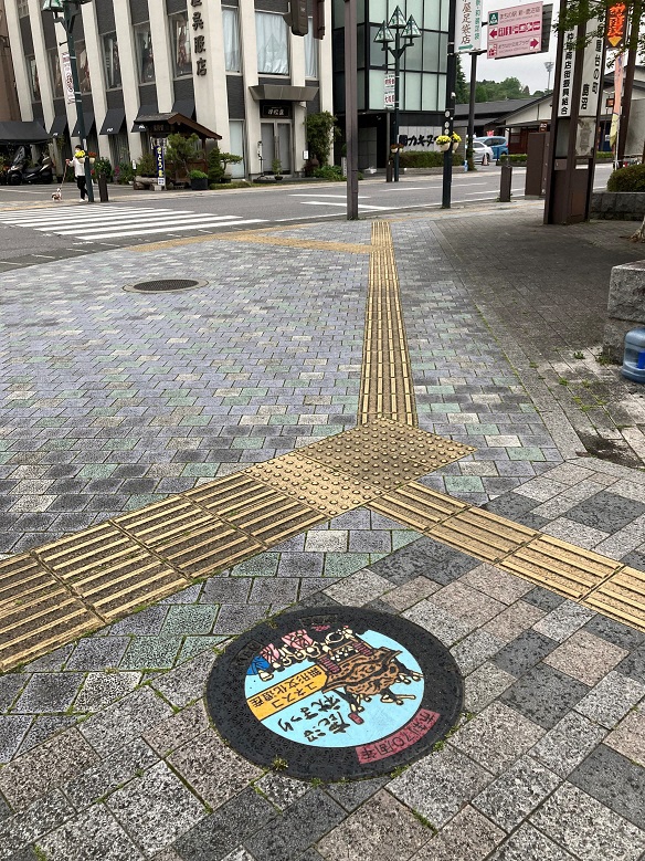 5 屋台マンホールと町の駅