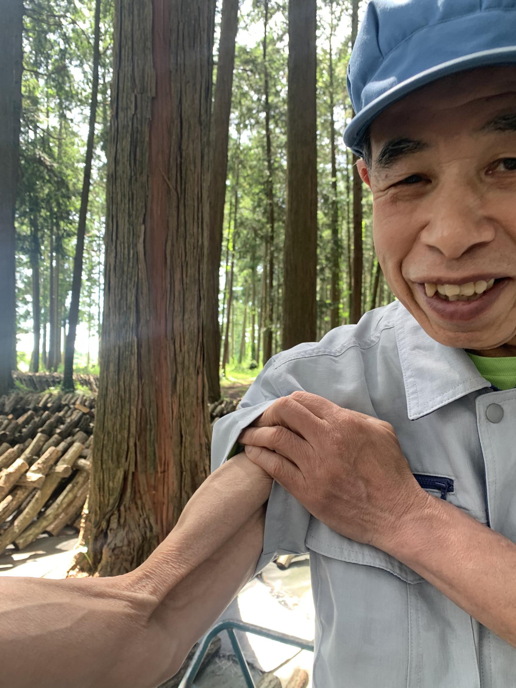 11利用者さん力こぶ 11利用者さん力こぶ