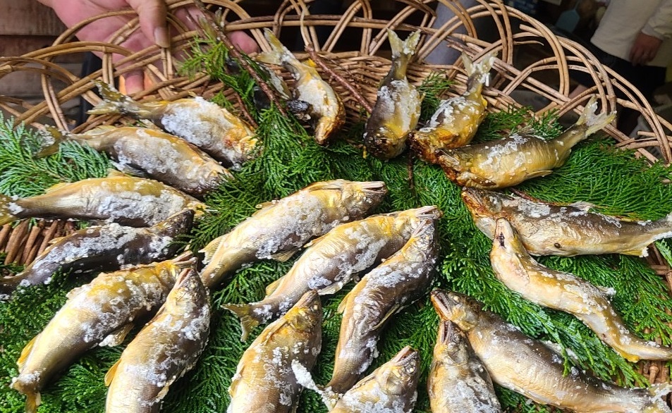 大芦庵での「鮎の塩焼き」