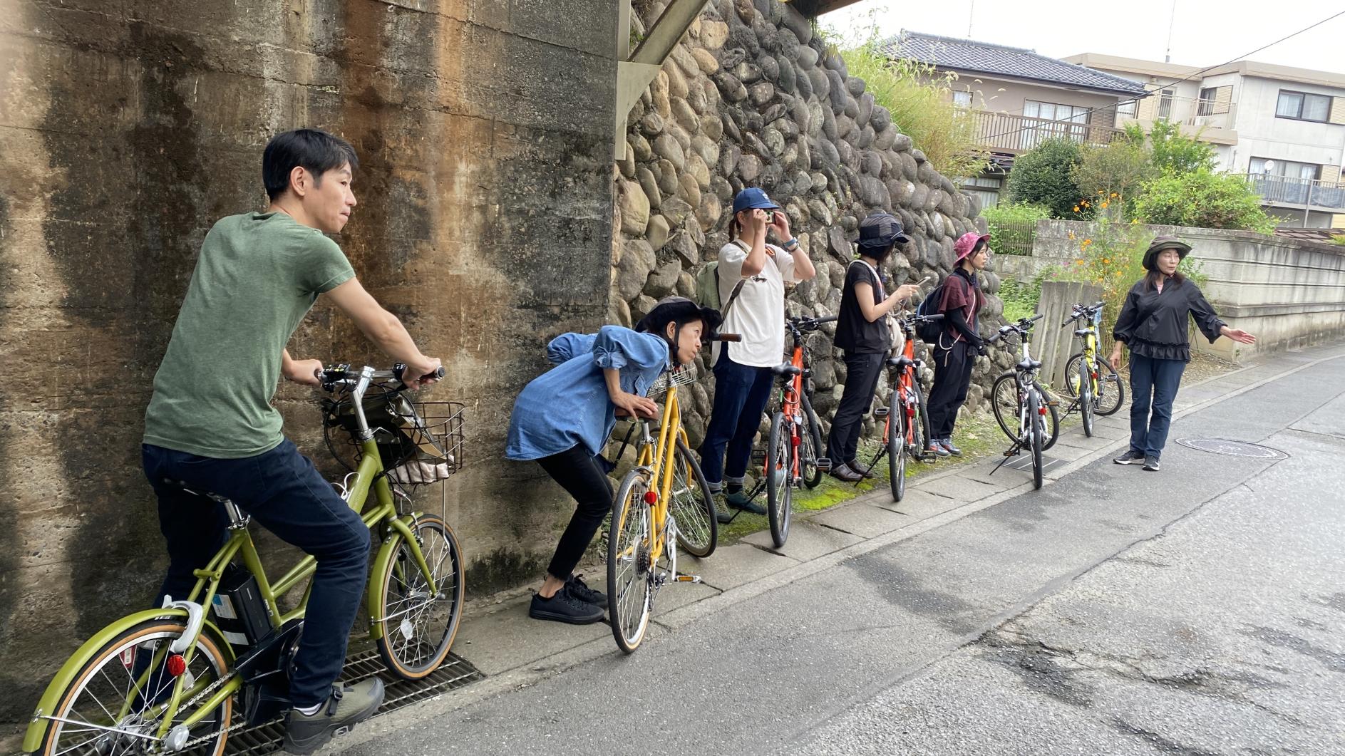 サイクリングツアーで鹿沼の様々なスポットを巡る様子