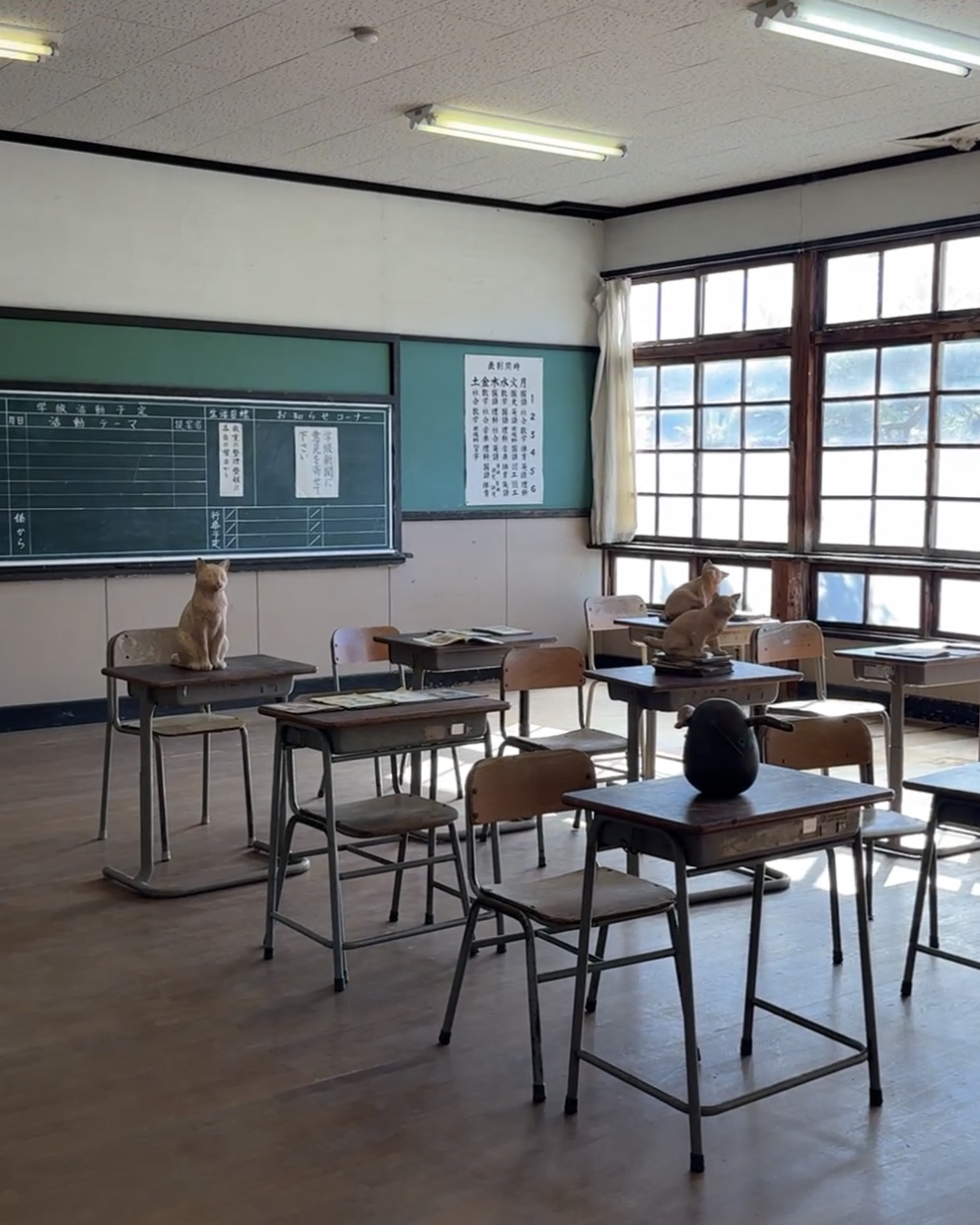 32.教室机に作品