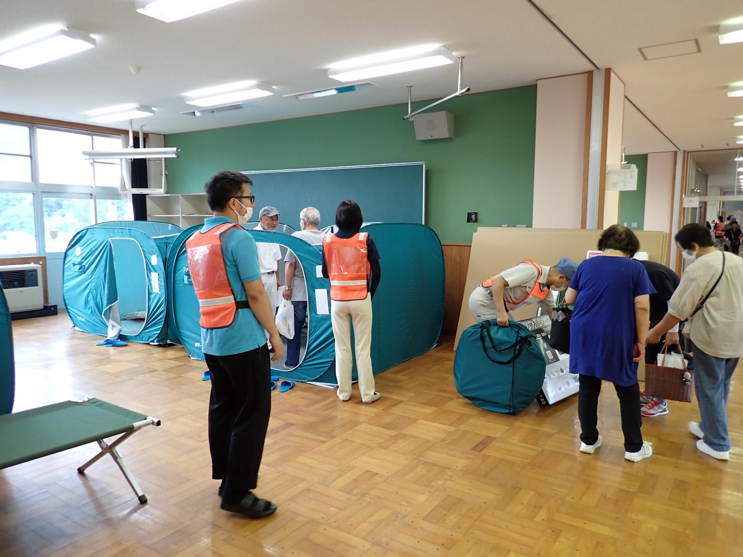 避難所体験の様子