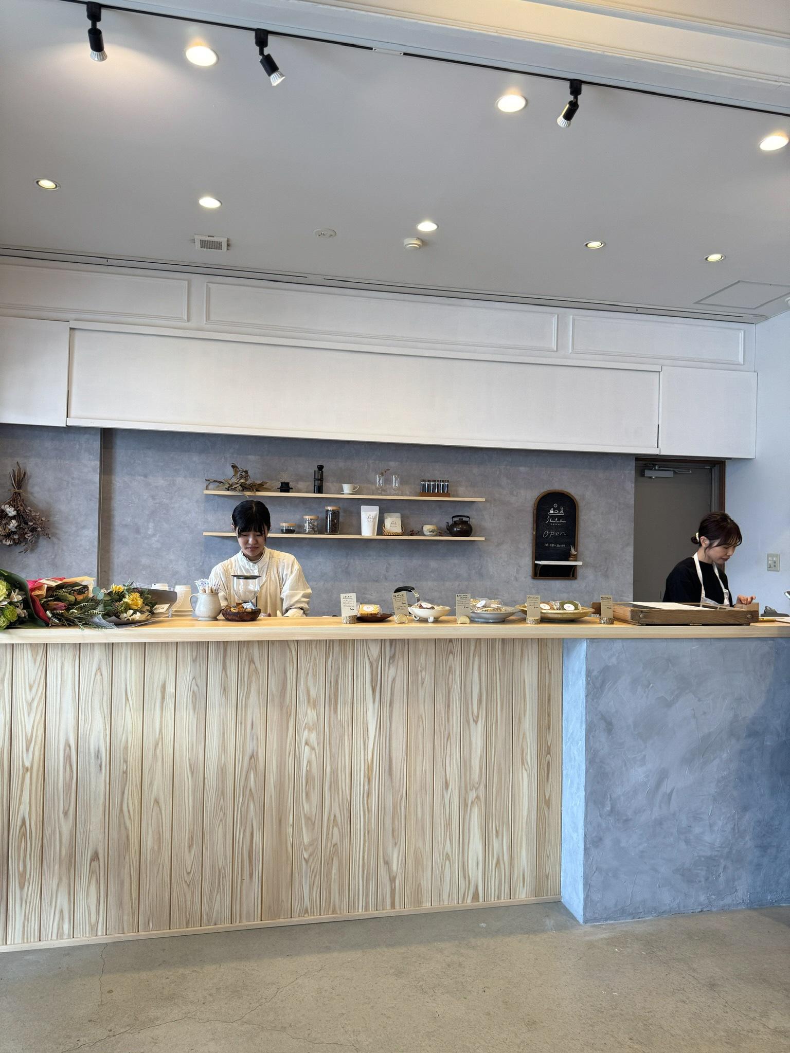 (1) 店内