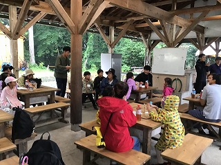 ファミリーキャンプの様子 ファミリーキャンプの様子