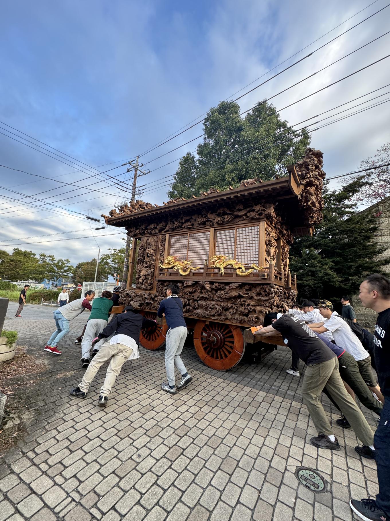 麻苧町【彫刻屋台移動】
