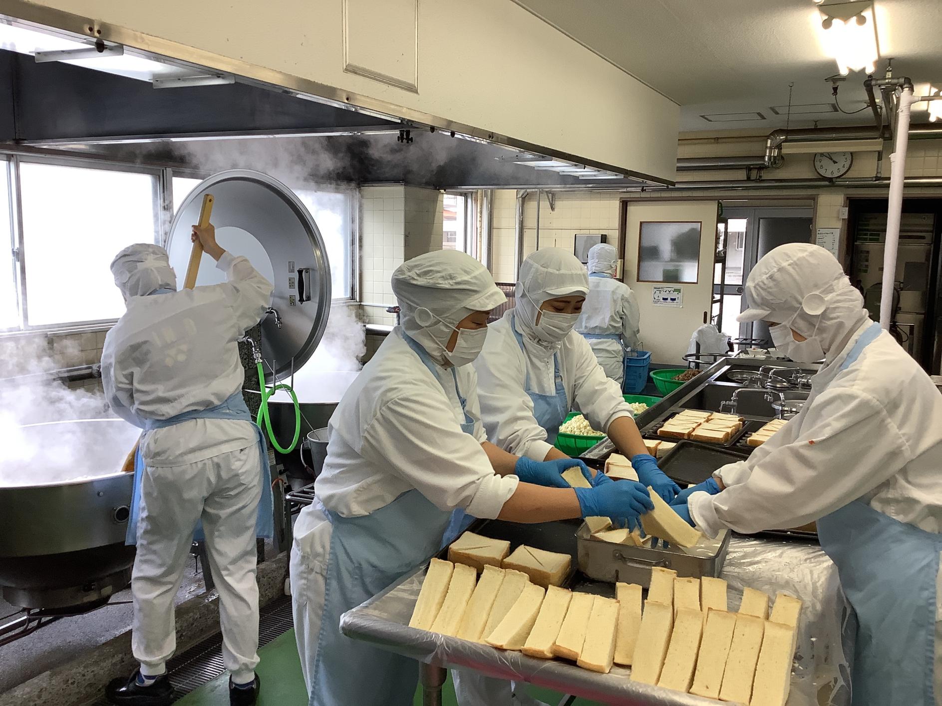 給食調理
