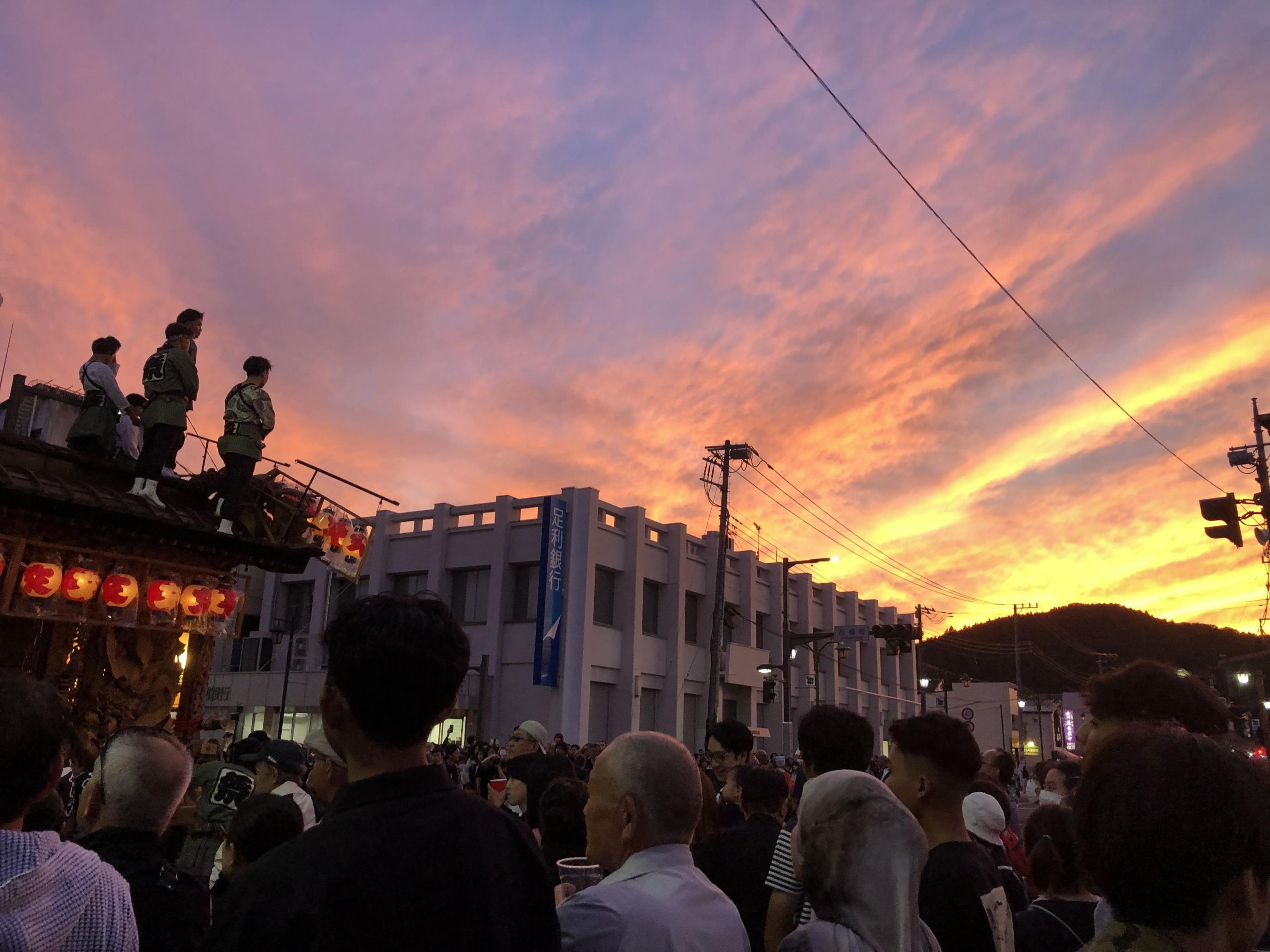 とっても綺麗な夕焼けと屋台のコラボ